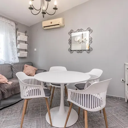 In With Kitchen Apartment *
