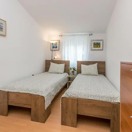 Apartment In With Kitchen Pakostane