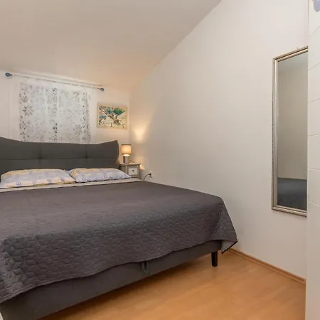 2 Bedroom Beautiful In *
